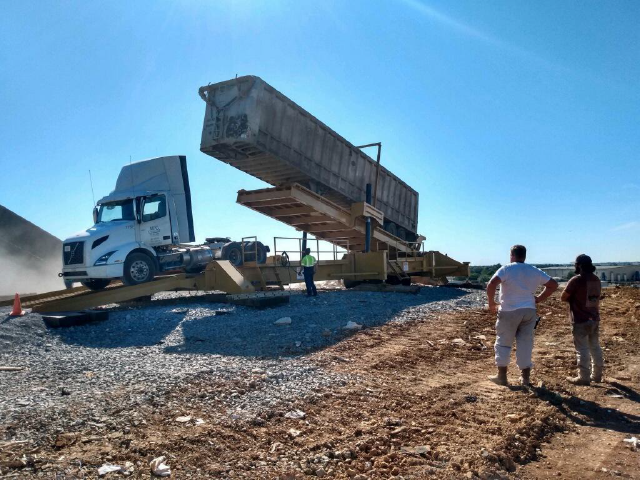 Choosing a Recycling Facility Truck Dumper